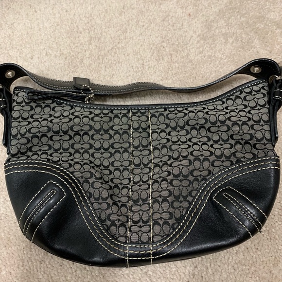 Coach purses!!💜💜💜 - Picture 4 of 6